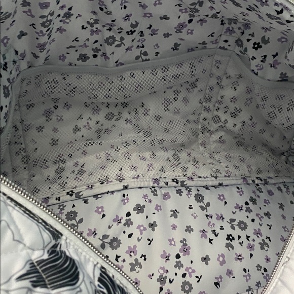 Vera Bradley Medium Travel Duffel “Twilight Garden”Blue & Purple - Picture 3 of 11